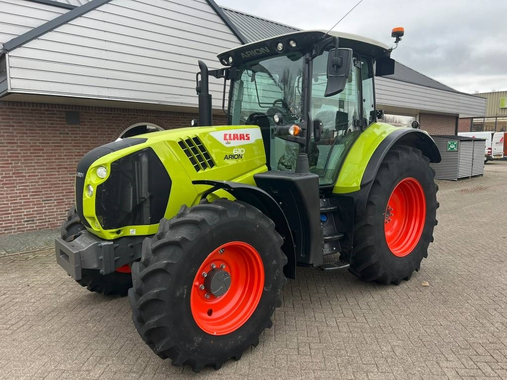 Claas Arion 610 CIS - Tractor: foto 1 Claas Arion 610 CIS - Tractor: foto 1