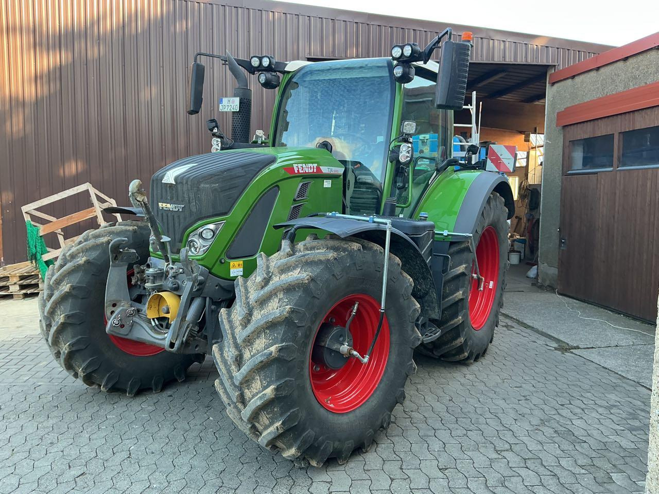 Fendt 724 Gen. 6 Profi Plus - Tractor: foto 1 Fendt 724 Gen. 6 Profi Plus - Tractor: foto 1