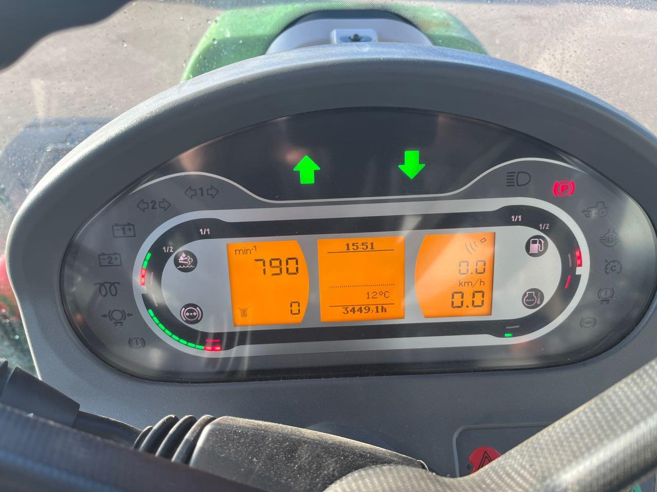 Tractor Fendt 724 Vario S4 ProfiPlus: foto 7