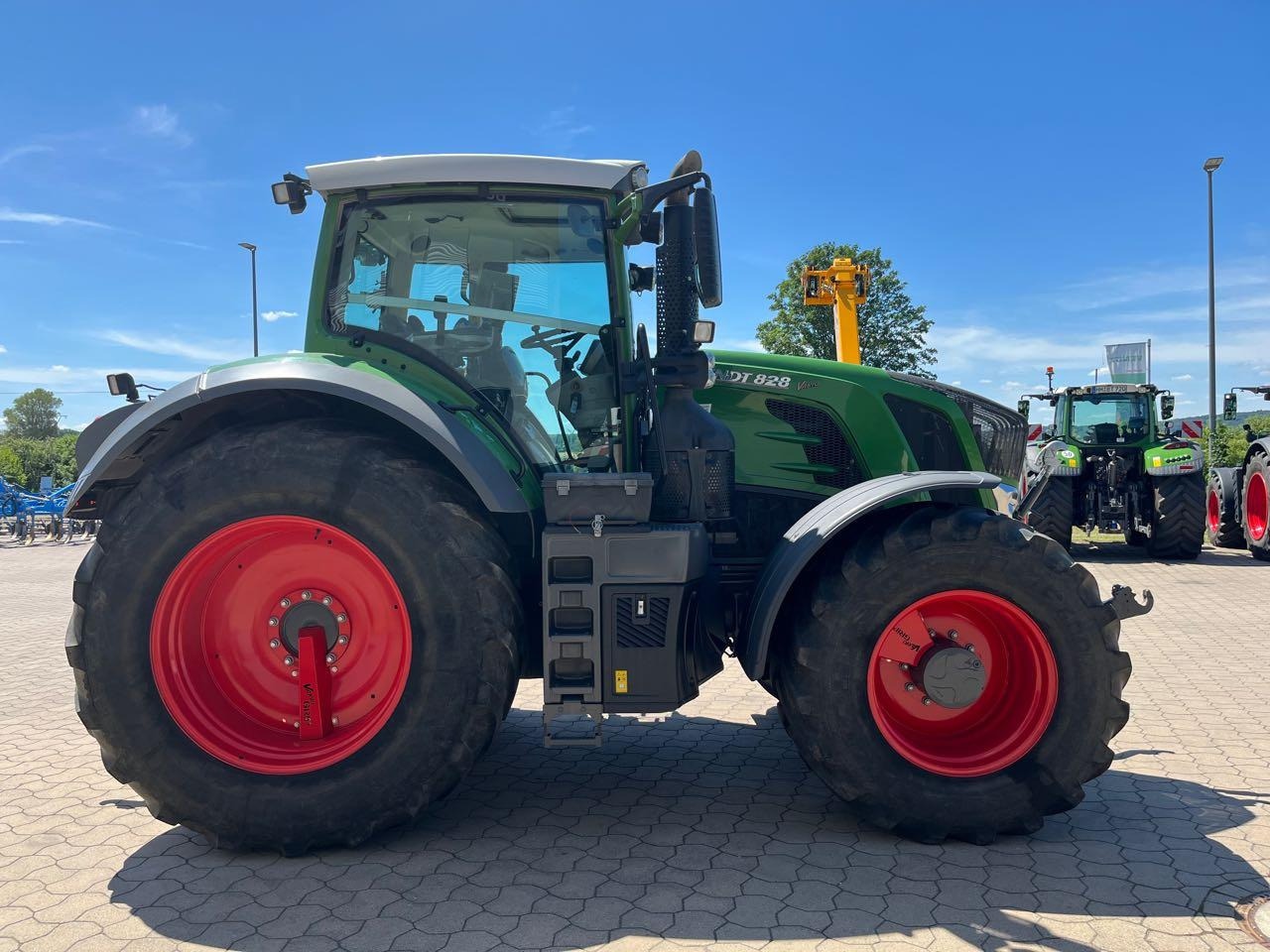 Fendt 828 Vario S4 ProfiPlus - Tractor: foto 2 Fendt 828 Vario S4 ProfiPlus - Tractor: foto 2