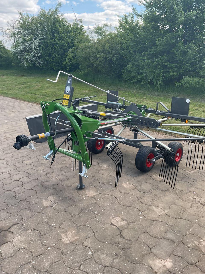 Fendt Former 351 DN - Henificadora: foto 1 Fendt Former 351 DN - Henificadora: foto 1