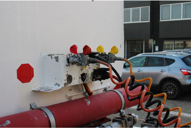 Atcomex + 3 AXEL + 32.000 ltr Fuel transport - Cisterna semirremolque: foto 3 Atcomex + 3 AXEL + 32.000 ltr Fuel transport - Cisterna semirremolque: foto 3