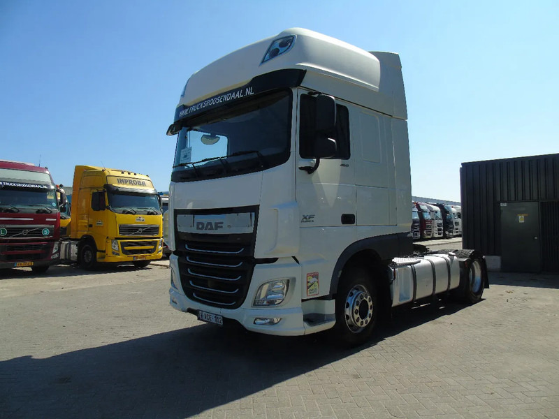 DAF XF 106.460 + EURO 6 SUPER SPACE CAB + INTARDER - Cabeza tractora: foto 2 DAF XF 106.460 + EURO 6 SUPER SPACE CAB + INTARDER - Cabeza tractora: foto 2