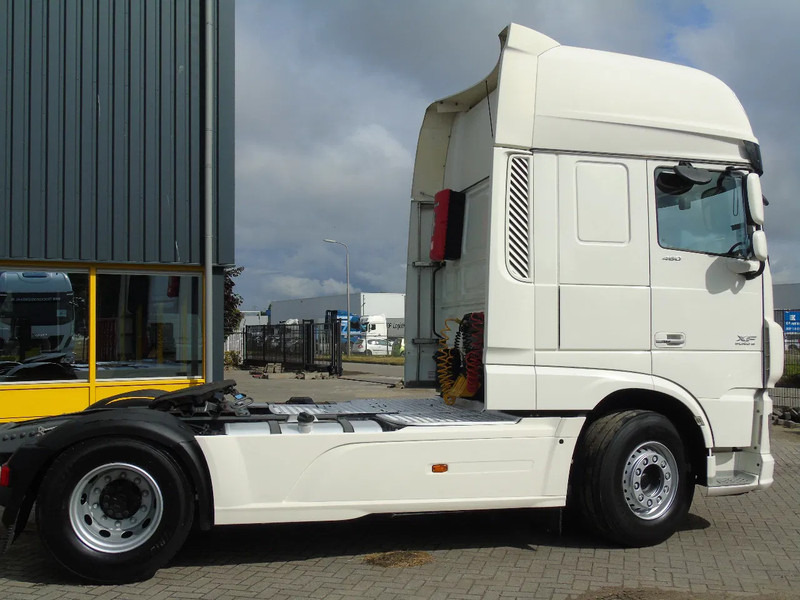 DAF XF 460 + ssc +euro 6 +4x in stock - Cabeza tractora: foto 3 DAF XF 460 + ssc +euro 6 +4x in stock - Cabeza tractora: foto 3