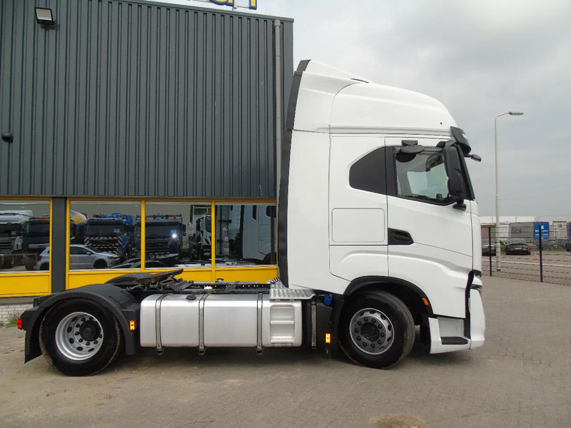 Iveco S-WAY 490 + RETARDER + 93.000KM - Cabeza tractora: foto 5 Iveco S-WAY 490 + RETARDER + 93.000KM - Cabeza tractora: foto 5