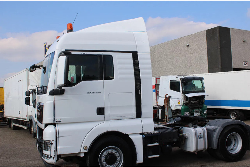 MAN TGX 18.480 + EURO 6 + hydro + MANUAL + SPOILER - Cabeza tractora: foto 3 MAN TGX 18.480 + EURO 6 + hydro + MANUAL + SPOILER - Cabeza tractora: foto 3