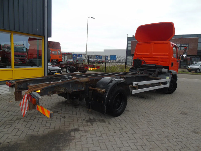 DAF LF 55.160 + EURO 2 + MANUAL + 12T - Chasis camión: foto 3 DAF LF 55.160 + EURO 2 + MANUAL + 12T - Chasis camión: foto 3