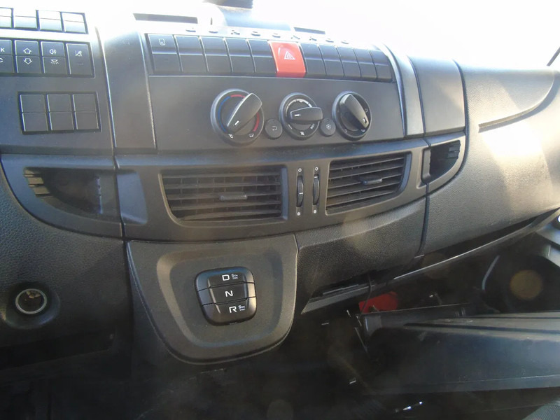 Iveco Eurocargo 120E19 + euro 6 + lift + BROKEN ENGINE - Camión caja cerrada: foto 5 Iveco Eurocargo 120E19 + euro 6 + lift + BROKEN ENGINE - Camión caja cerrada: foto 5