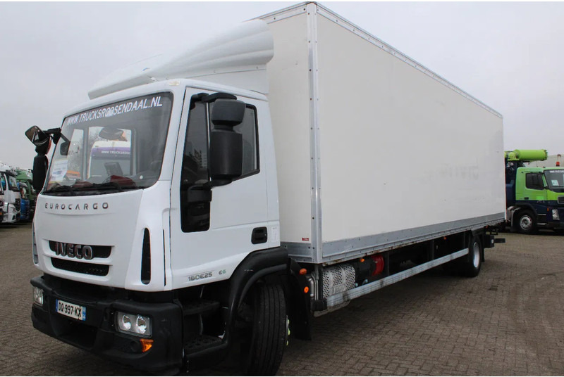Iveco Eurocargo 160e25 + lift + euro 6 - Camión caja cerrada: foto 2 Iveco Eurocargo 160e25 + lift + euro 6 - Camión caja cerrada: foto 2