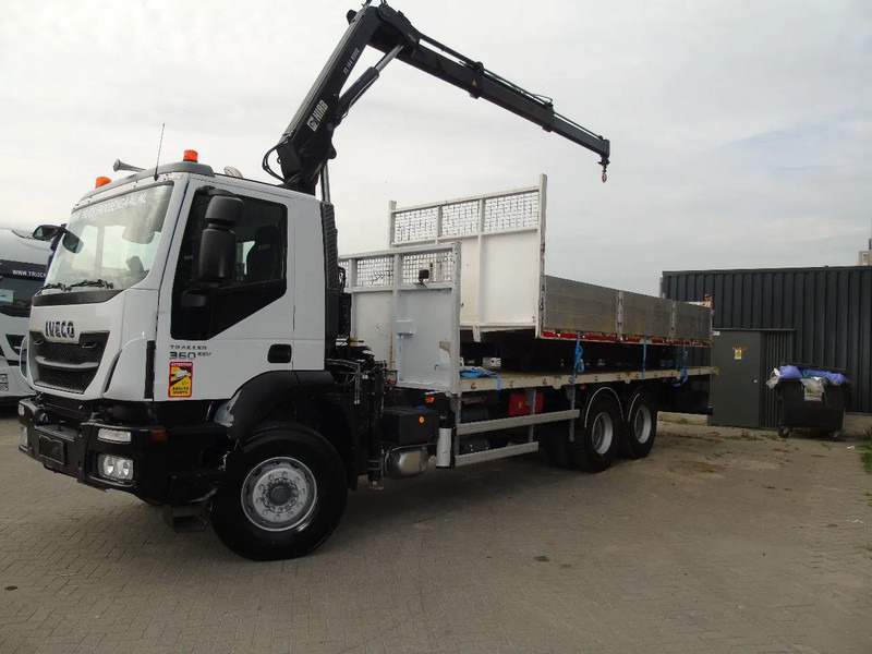 Iveco Eurotrakker 360 EEV + HIAB 144B- 2 + 6X4 + REMOTE + SPRING/BIG AXLE + EURO 5 - Camión grúa: foto 2 Iveco Eurotrakker 360 EEV + HIAB 144B- 2 + 6X4 + REMOTE + SPRING/BIG AXLE + EURO 5 - Camión grúa: foto 2