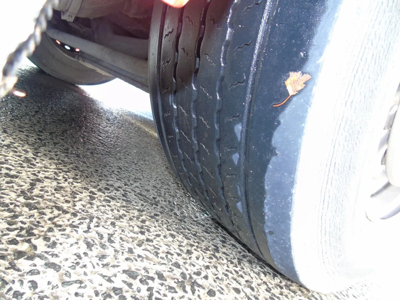 Camión caja cerrada MAN TGA 18.400 + combi + lift + euro 5 + 2.70: foto 19 Camión caja cerrada MAN TGA 18.400 + combi + lift + euro 5 + 2.70: foto 19