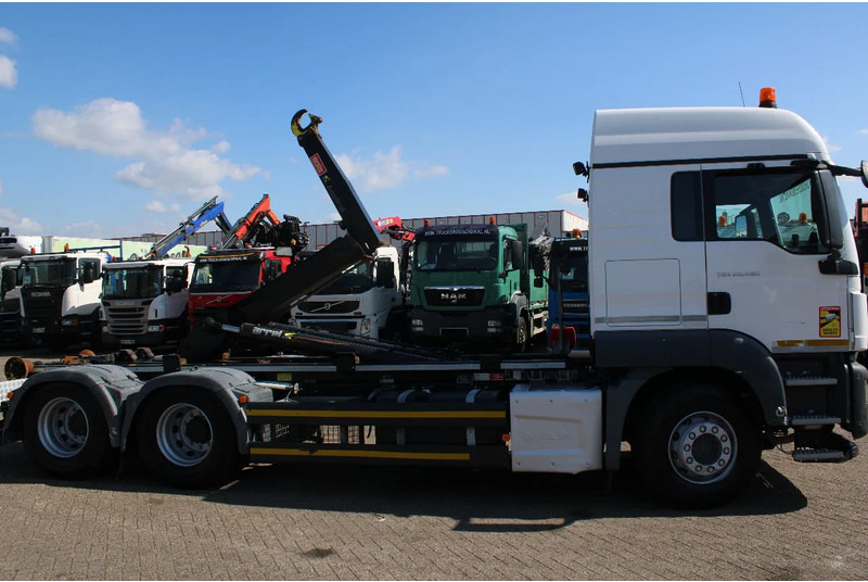 MAN TGS 28.460 + 6X2 + HOOKSYSTEM 20TONS + EURO 6 - Multibasculante camión: foto 5 MAN TGS 28.460 + 6X2 + HOOKSYSTEM 20TONS + EURO 6 - Multibasculante camión: foto 5