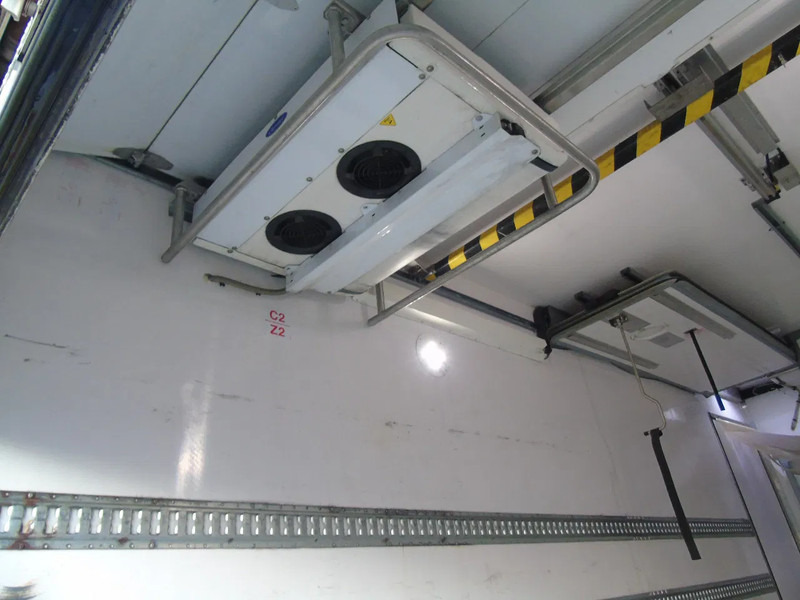 Mercedes-Benz Antos 1932 + EURO 6 + CARRIER + LIFT - Frigorífico camión: foto 5 Mercedes-Benz Antos 1932 + EURO 6 + CARRIER + LIFT - Frigorífico camión: foto 5