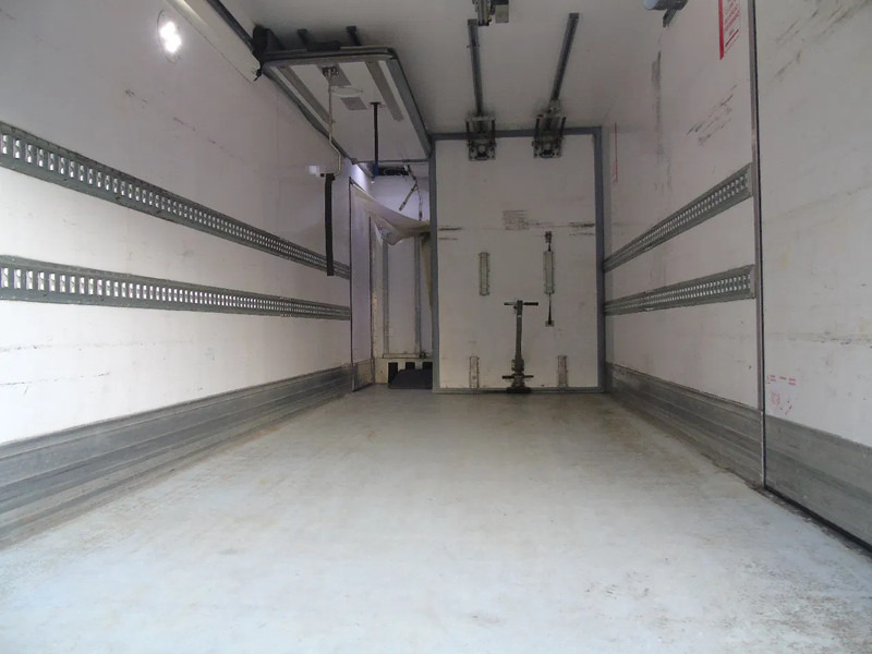 Mercedes-Benz Antos 1932 + EURO 6 + CARRIER + LIFT - Frigorífico camión: foto 4 Mercedes-Benz Antos 1932 + EURO 6 + CARRIER + LIFT - Frigorífico camión: foto 4