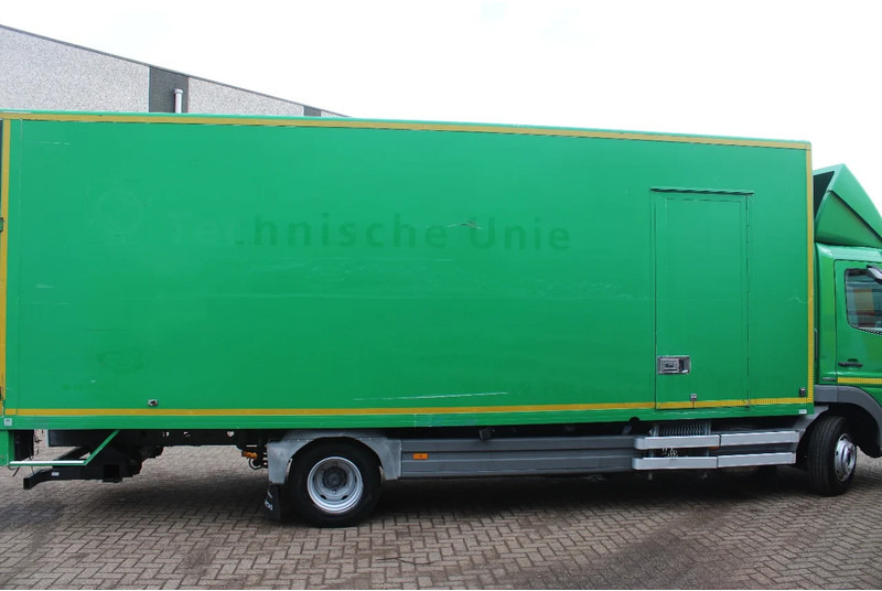 Mercedes-Benz Atego 1018 + EURO 5 + LIFT - Camión caja cerrada: foto 2 Mercedes-Benz Atego 1018 + EURO 5 + LIFT - Camión caja cerrada: foto 2