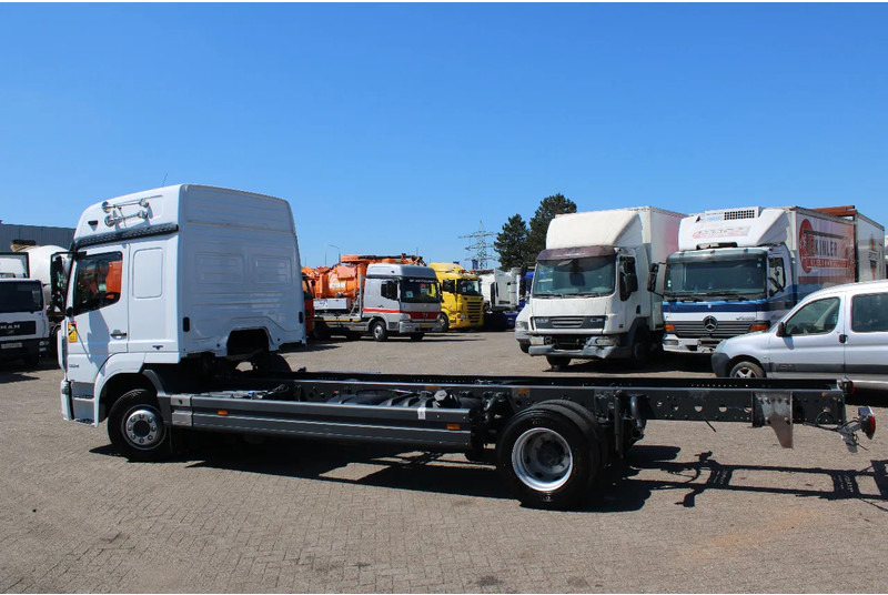 Mercedes-Benz Atego 1224 + euro 6 + 6 CYLINDER - Chasis camión: foto 5 Mercedes-Benz Atego 1224 + euro 6 + 6 CYLINDER - Chasis camión: foto 5