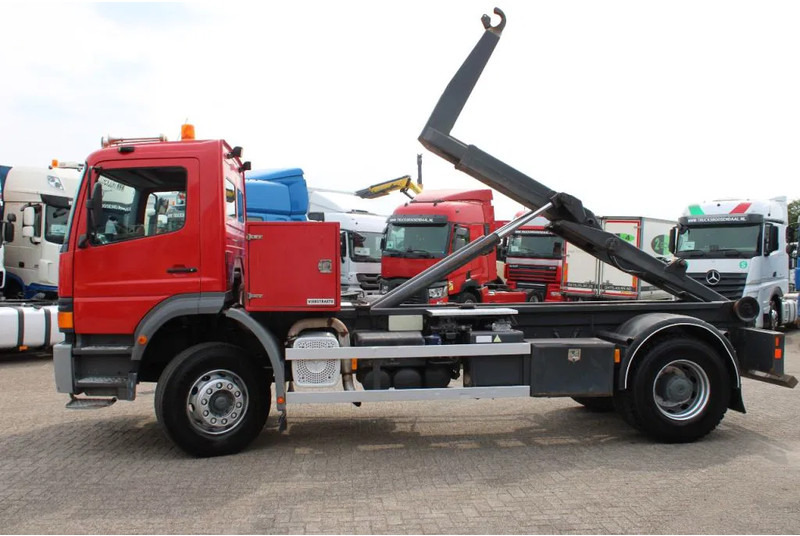 Mercedes-Benz Atego 1923 + HOOK SYSTEM + EURO 2 - Multibasculante camión: foto 2 Mercedes-Benz Atego 1923 + HOOK SYSTEM + EURO 2 - Multibasculante camión: foto 2