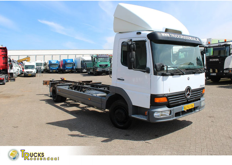 Mercedes-Benz Atego 918 + MANUAL + EURO 2 - Chasis camión: foto 1 Mercedes-Benz Atego 918 + MANUAL + EURO 2 - Chasis camión: foto 1