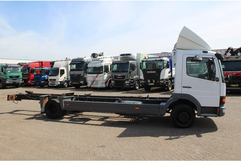 Mercedes-Benz Atego 918 + MANUAL + EURO 2 - Chasis camión: foto 4 Mercedes-Benz Atego 918 + MANUAL + EURO 2 - Chasis camión: foto 4