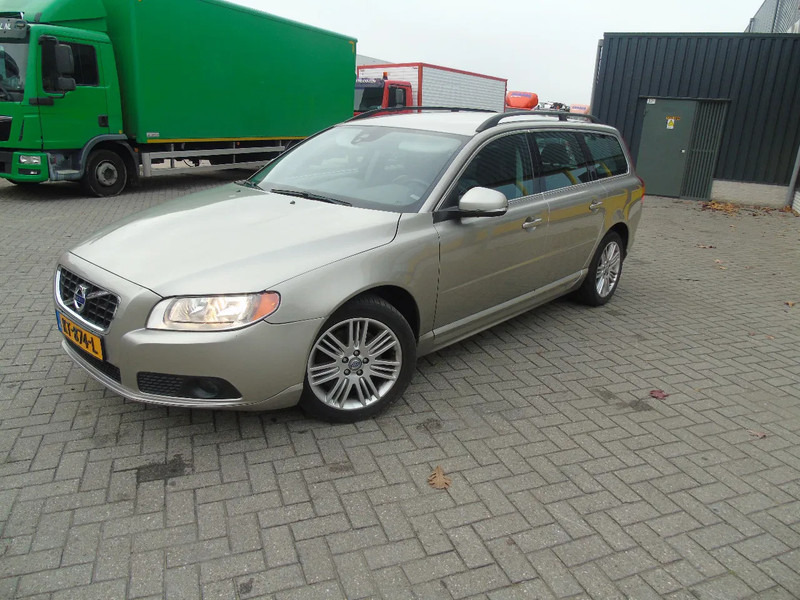Volvo V70 + manual - Hatchback: foto 3 Volvo V70 + manual - Hatchback: foto 3