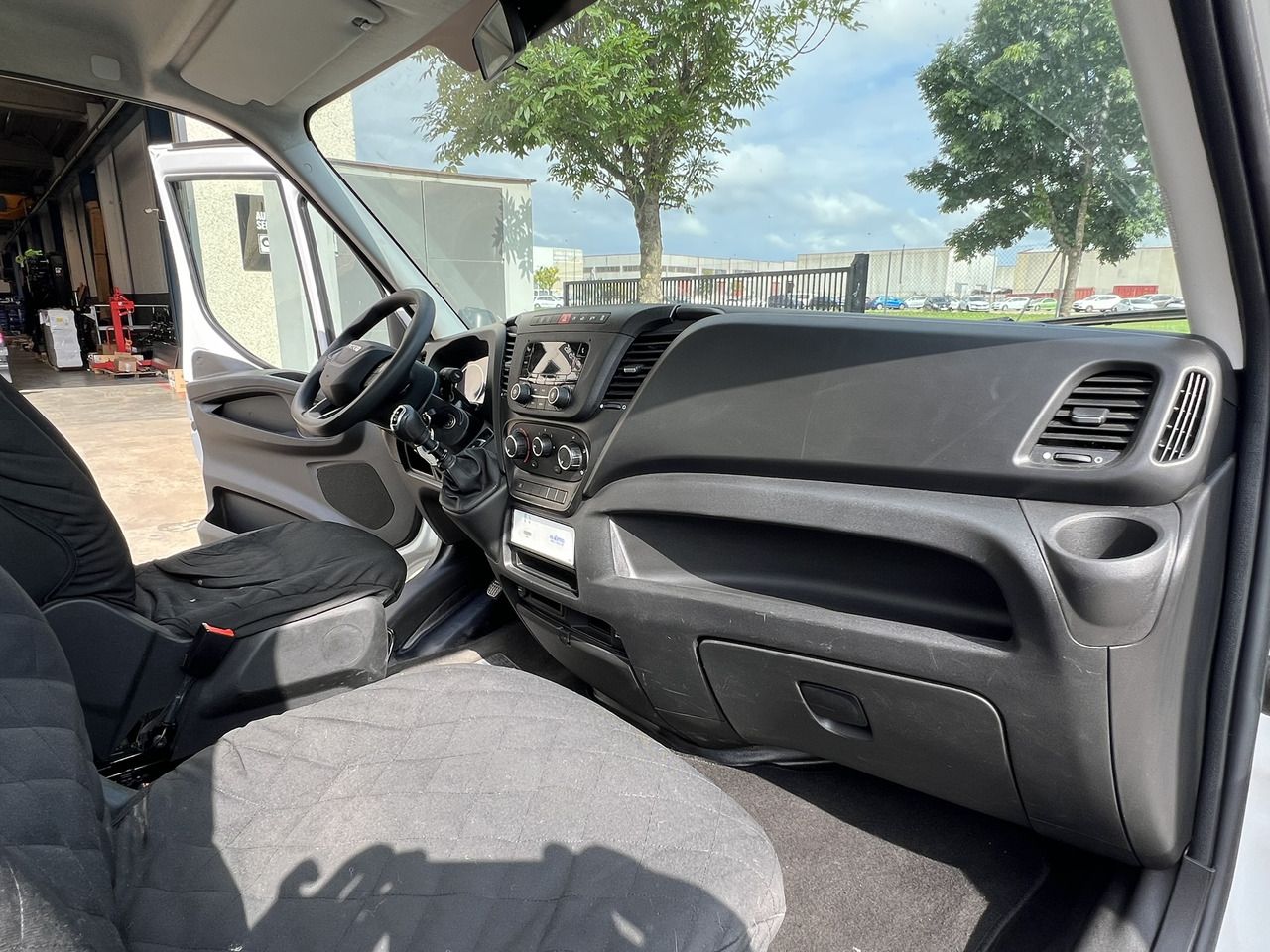 Camión con plataforma elevadora Iveco Daily + Oil&Steel Scorpion 1812 Smart Iveco Daily + Oil&Steel Scorpion 1812 Smart: foto 7 Camión con plataforma elevadora Iveco Daily + Oil&Steel Scorpion 1812 Smart Iveco Daily + Oil&Steel Scorpion 1812 Smart: foto 7
