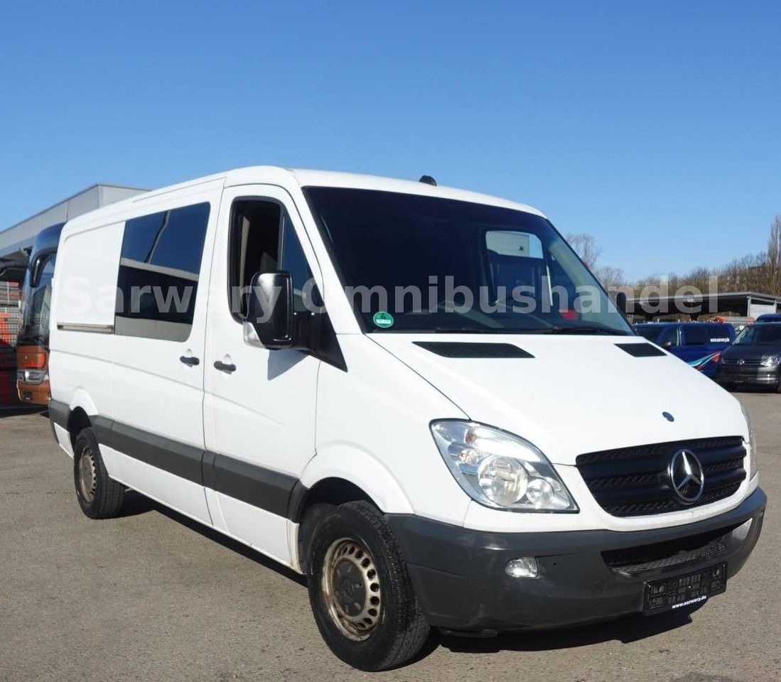 Mercedes-Benz 213 CDI Kasten *5-Sitze*210*211*214*216 - Furgoneta de pasajeros: foto 1 Mercedes-Benz 213 CDI Kasten *5-Sitze*210*211*214*216 - Furgoneta de pasajeros: foto 1