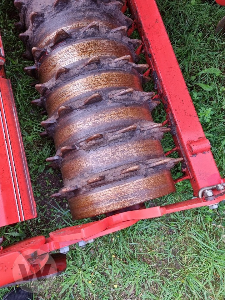 Kuhn HR 303 D + Venta EC 300 - Grada rotativa: foto 3 Kuhn HR 303 D + Venta EC 300 - Grada rotativa: foto 3