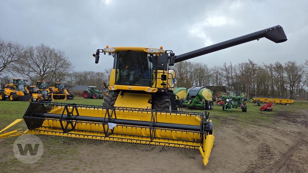 New Holland CX 8040 - Cosechadora de granos: foto 1 New Holland CX 8040 - Cosechadora de granos: foto 1