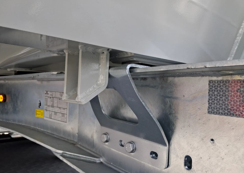 Zaslaw Aluminiowa skrzynia 28-33m3 - Volquete semirremolque: foto 4 Zaslaw Aluminiowa skrzynia 28-33m3 - Volquete semirremolque: foto 4