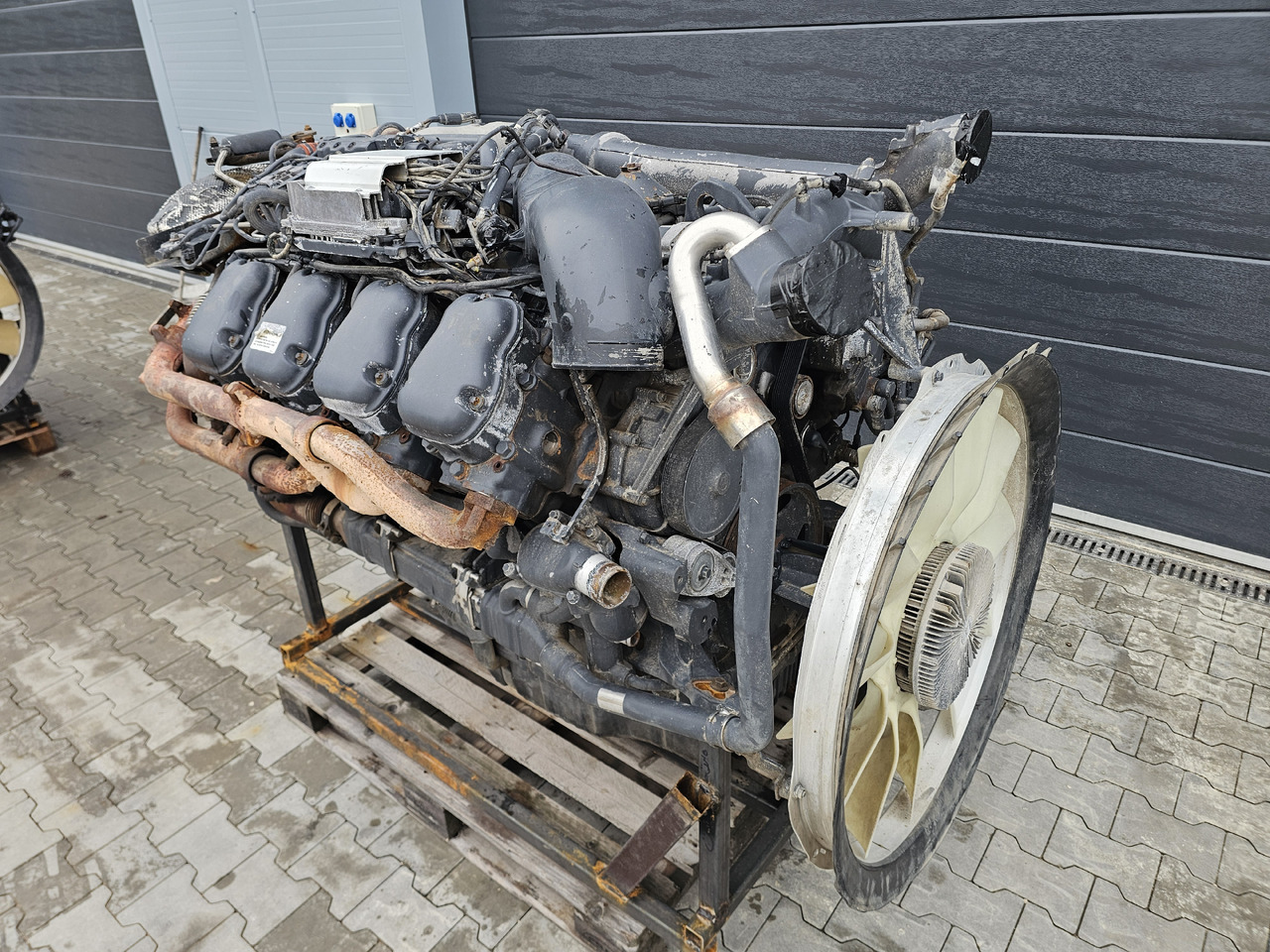 SCANIA R580 / DC16 102 V8 / EURO 6 / COMPLETE ENGINE - Motor: foto 4 SCANIA R580 / DC16 102 V8 / EURO 6 / COMPLETE ENGINE - Motor: foto 4