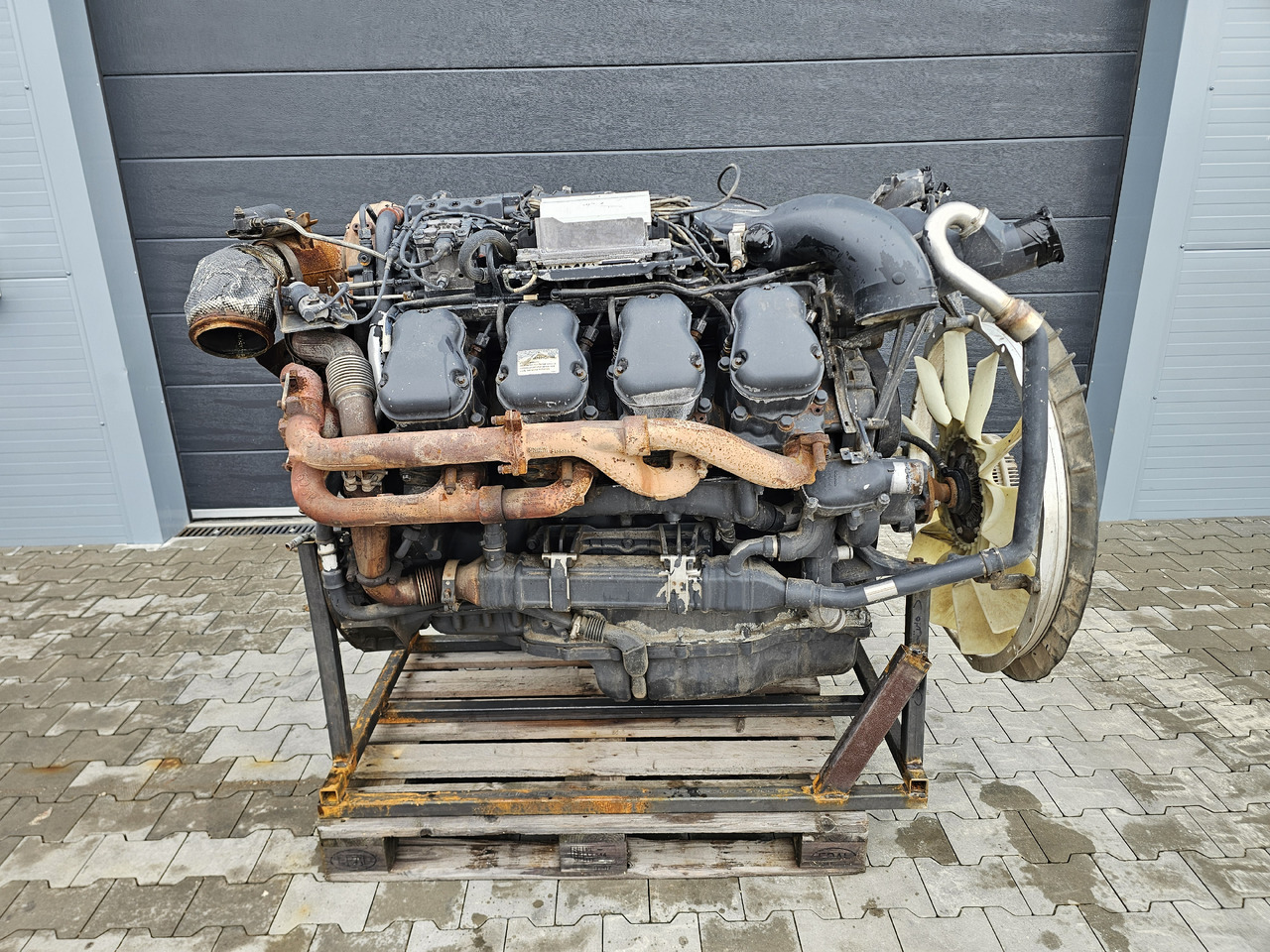 SCANIA R580 / DC16 102 V8 / EURO 6 / COMPLETE ENGINE - Motor: foto 2 SCANIA R580 / DC16 102 V8 / EURO 6 / COMPLETE ENGINE - Motor: foto 2