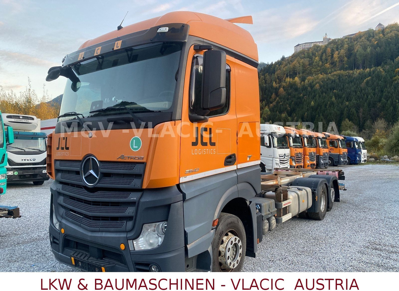 Mercedes-Benz 2542 - Portacontenedore/ Intercambiable camión: foto 2 Mercedes-Benz 2542 - Portacontenedore/ Intercambiable camión: foto 2