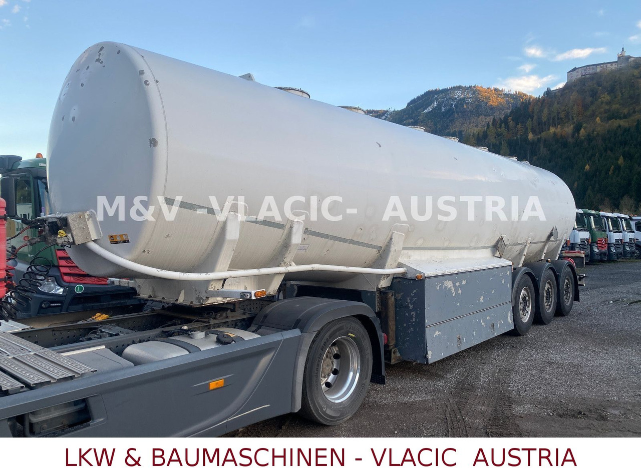 Schwarzmüller Benzin / Diesel 43000L 6Kammer Peillstab - Cisterna semirremolque: foto 1 Schwarzmüller Benzin / Diesel 43000L 6Kammer Peillstab - Cisterna semirremolque: foto 1