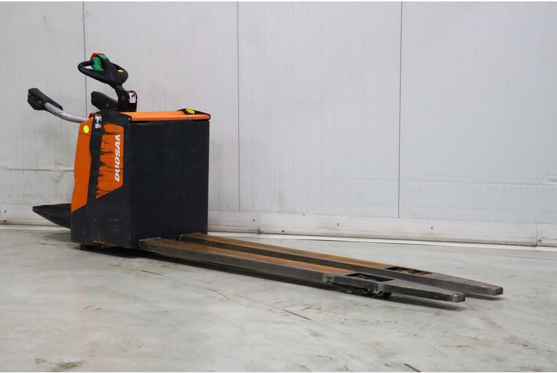 Doosan BPR20S-7 - Transpaleta: foto 1 Doosan BPR20S-7 - Transpaleta: foto 1