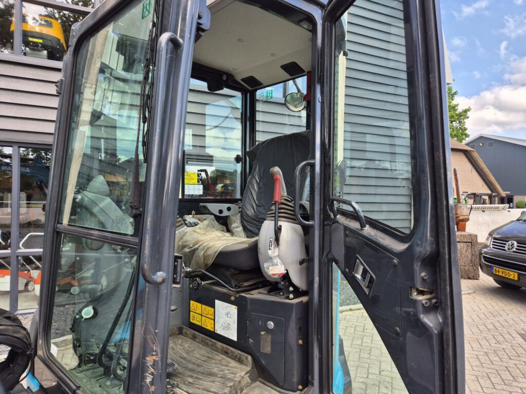 Miniexcavadora AIRMANN AX33U mididigger: foto 18