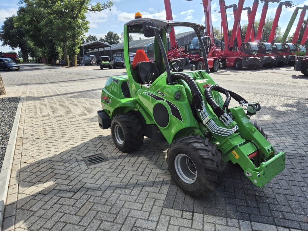 Cargadora articulada nuevo AVANT 735I: foto 6
