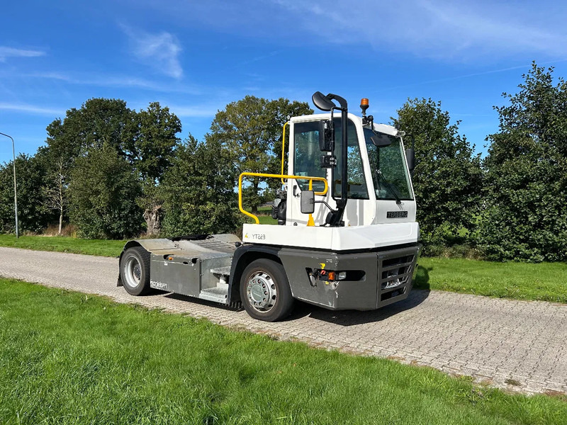 Terberg YT 223 | LOW HOURS | AIRCO | MEGA LOW LOADER | - Tractor industrial: foto 2 Terberg YT 223 | LOW HOURS | AIRCO | MEGA LOW LOADER | - Tractor industrial: foto 2