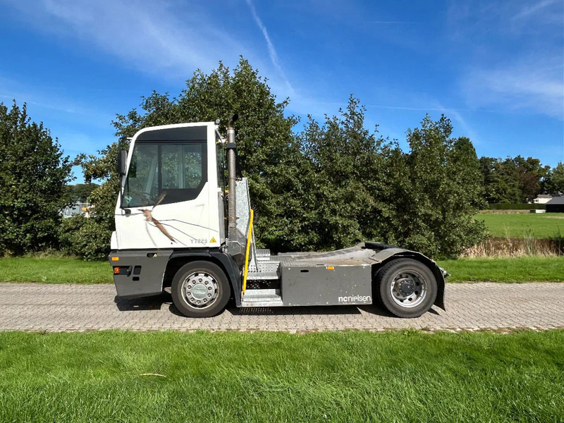 Terberg YT 223 | LOW HOURS | AIRCO | MEGA LOW LOADER | - Tractor industrial: foto 4 Terberg YT 223 | LOW HOURS | AIRCO | MEGA LOW LOADER | - Tractor industrial: foto 4