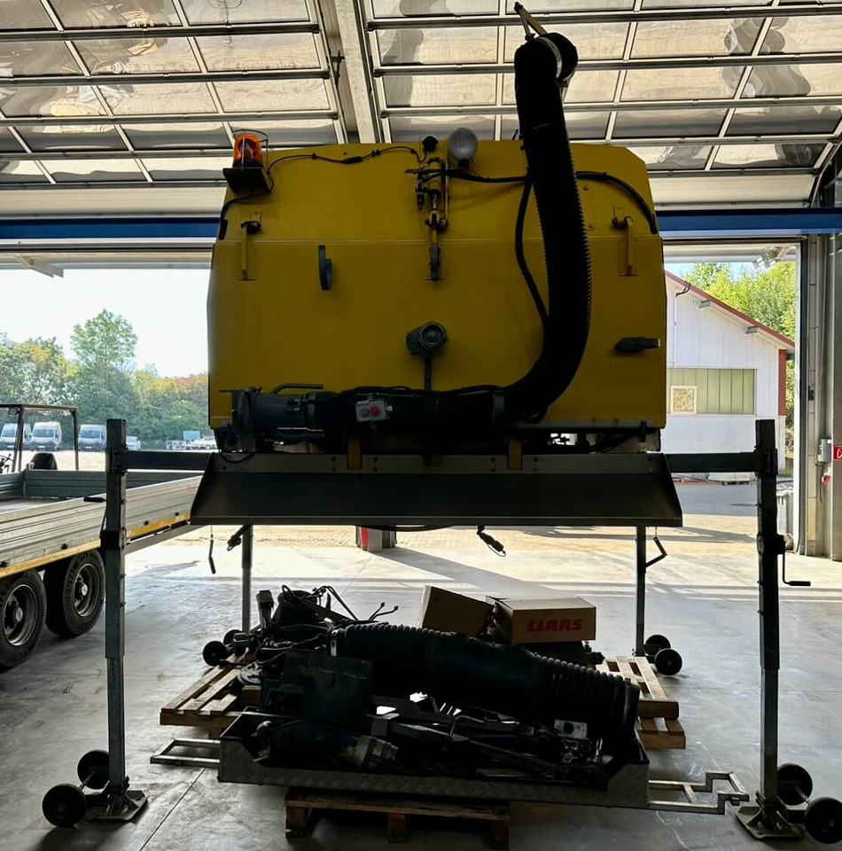 Unimog Aufbaukehrmaschine Trilety SK-370 - Barredora vial: foto 5 Unimog Aufbaukehrmaschine Trilety SK-370 - Barredora vial: foto 5