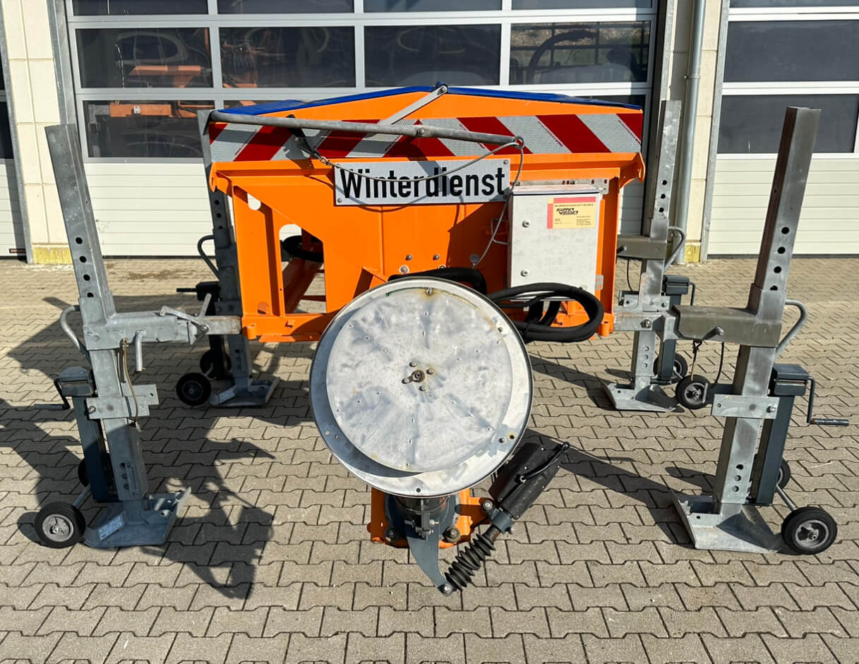 Unimog Salzstreuer KüpperWeisser IMSSN J15012 H - Esparcidor de sal: foto 2 Unimog Salzstreuer KüpperWeisser IMSSN J15012 H - Esparcidor de sal: foto 2