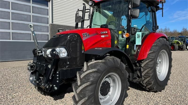 Case IH Farmall 75 A Med frontlift og vendegear og brede h - Tractor: foto 2 Case IH Farmall 75 A Med frontlift og vendegear og brede h - Tractor: foto 2