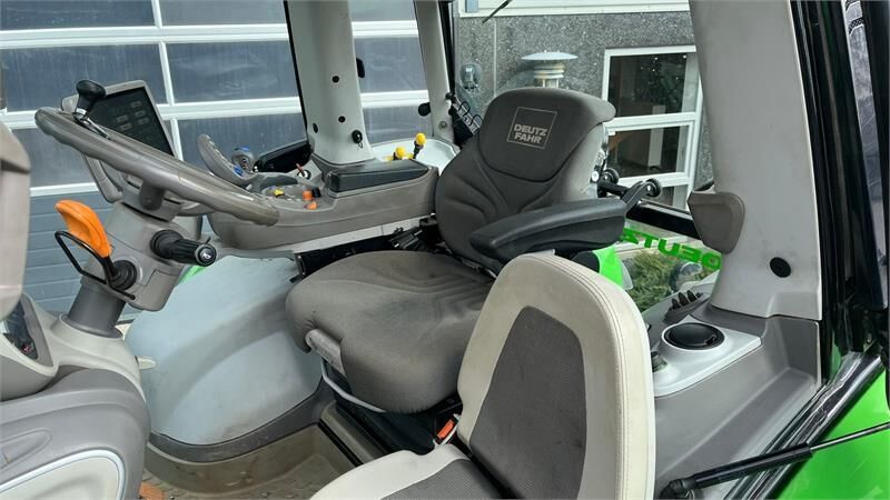 Deutz-fahr Agrotron 6215 TTV Med frontlift - Tractor: foto 5 Deutz-fahr Agrotron 6215 TTV Med frontlift - Tractor: foto 5
