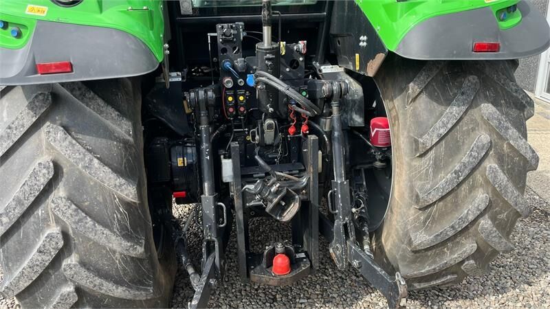 Deutz-fahr Agrotron 6215 TTV Med frontlift - Tractor: foto 4 Deutz-fahr Agrotron 6215 TTV Med frontlift - Tractor: foto 4