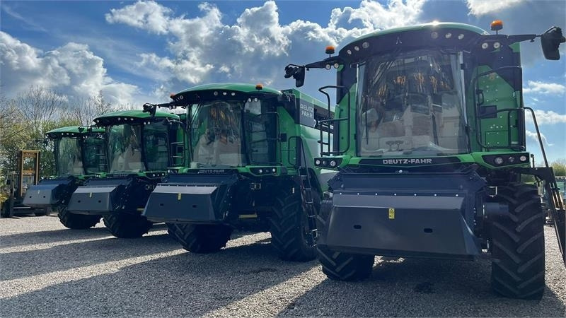 Cosechadora de granos Deutz-fahr C7206 With 24feed - 7.2m header. New and unused Co: foto 17
