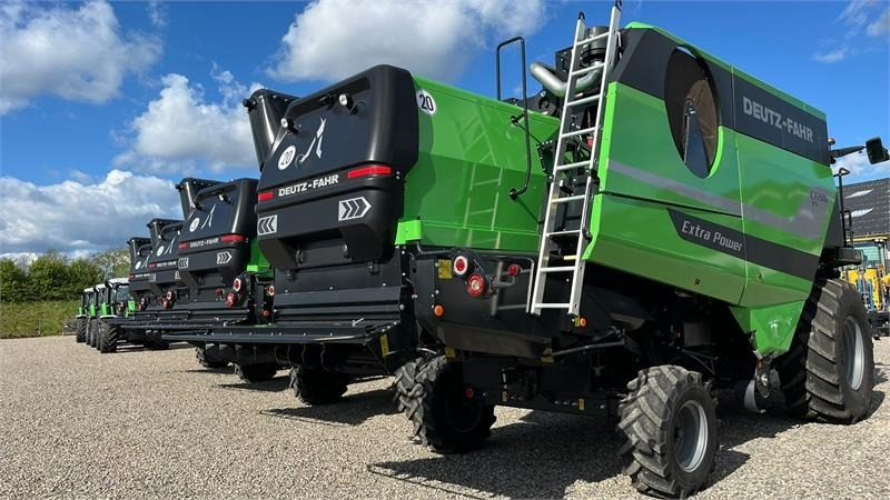 Cosechadora de granos Deutz-fahr C7206 With 24feed - 7.2m header. New and unused Co: foto 19