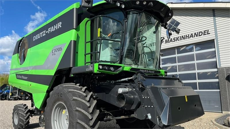 Cosechadora de granos Deutz-fahr C7206 With 24feed - 7.2m header. New and unused Co: foto 14