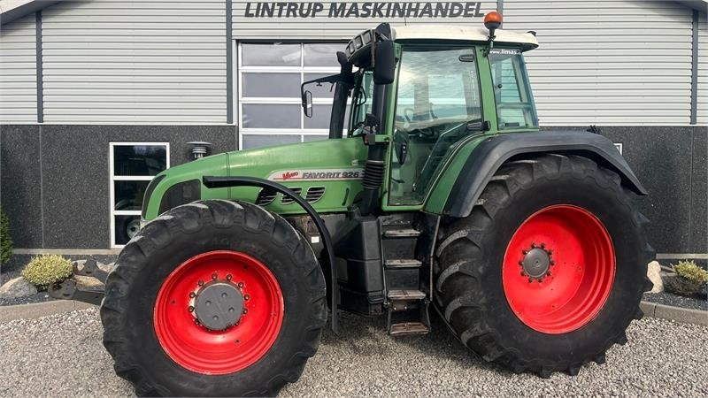 Fendt 926 Favorit Vario Med frontlift  - Tractor: foto 1 Fendt 926 Favorit Vario Med frontlift  - Tractor: foto 1