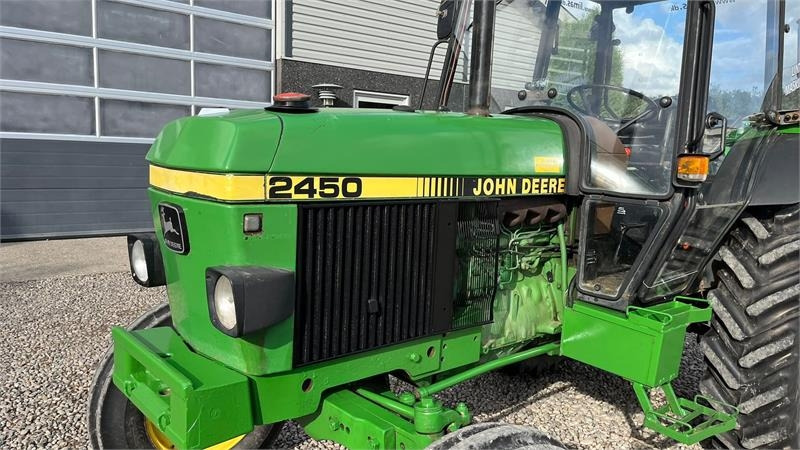 John Deere 2450 Med servostyring - Tractor: foto 4 John Deere 2450 Med servostyring - Tractor: foto 4