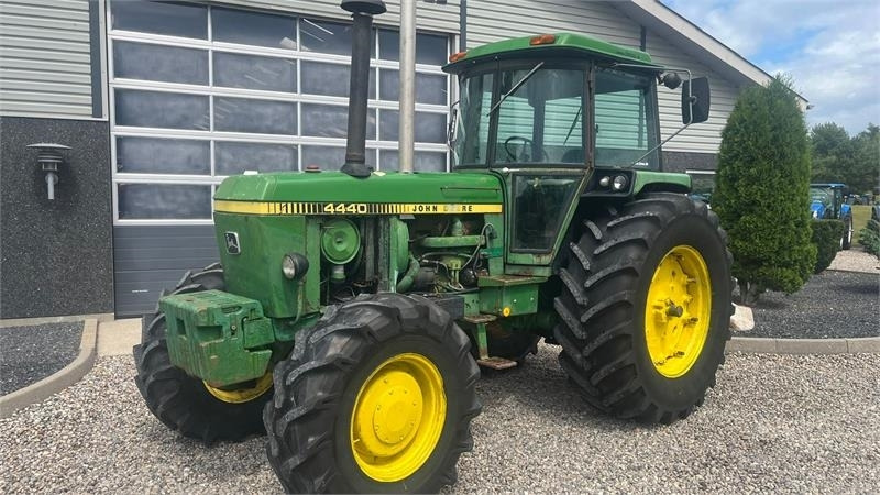 John Deere 4430 Med Powershift - Tractor: foto 2 John Deere 4430 Med Powershift - Tractor: foto 2