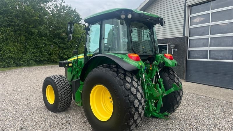 John Deere 5090 M Med græsdæk - Tractor: foto 3 John Deere 5090 M Med græsdæk - Tractor: foto 3